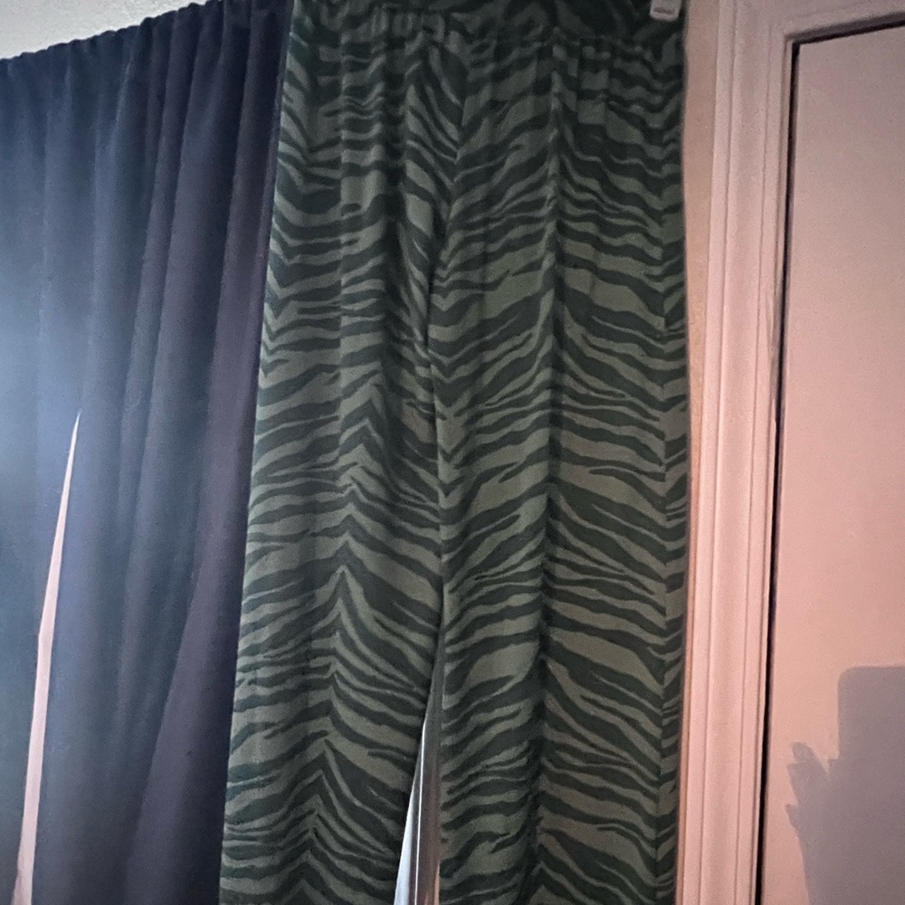 Very comfy soft green pants size medium